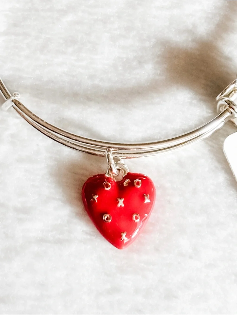 NWT! Alex and Ani XOXO Heart Charm Bangle Bracelet - Silver